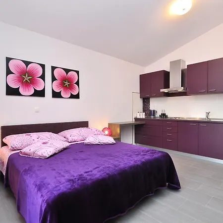 Apartment Zizic Kastela